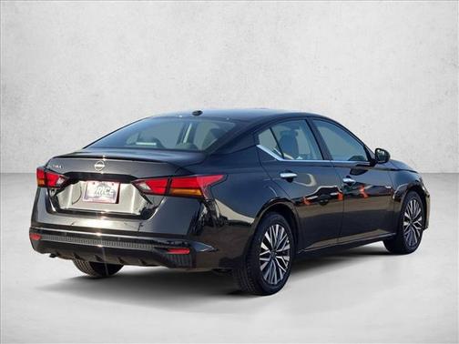 Super Black 2025 Nissan Altima SV FWD