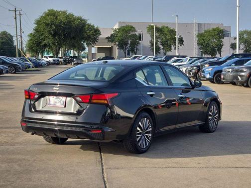 Super Black 2025 Nissan Altima SV FWD