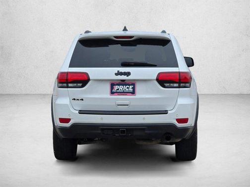 Bright White Clearcoat 2018 Jeep Grand Cherokee Upland