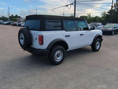 2025 Ford Bronco Base 4 Door 4x4