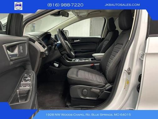 White 2022 Ford Edge SE