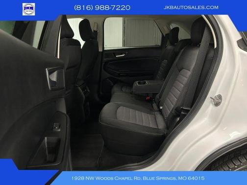 White 2022 Ford Edge SE