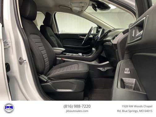 White 2022 Ford Edge SE