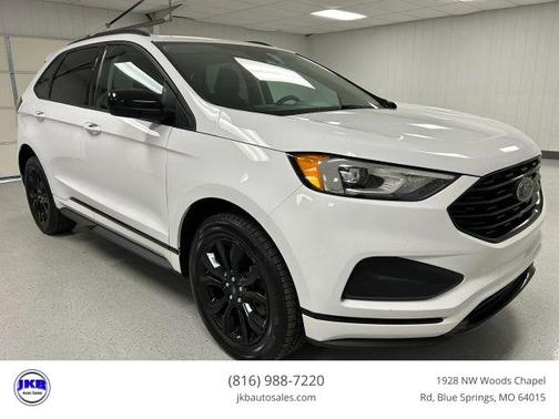 White 2022 Ford Edge SE