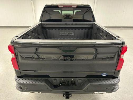 Black 2019 Chevrolet Silverado 1500 High Country