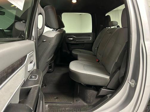 2023 RAM 2500 Big Horn Crew Cab 4x4 8' Box