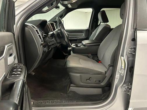 2023 RAM 2500 Big Horn Crew Cab 4x4 8' Box