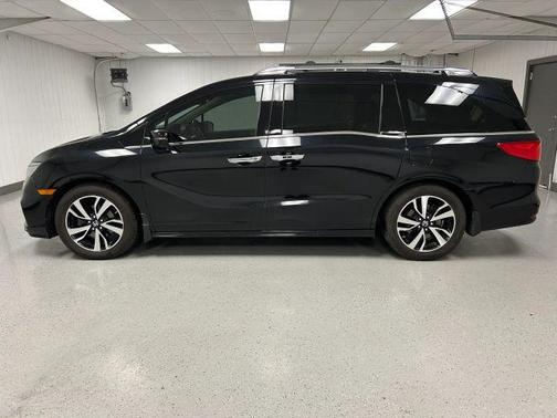 Black 2018 Honda Odyssey Elite