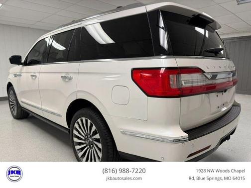 White 2018 Lincoln Navigator Reserve