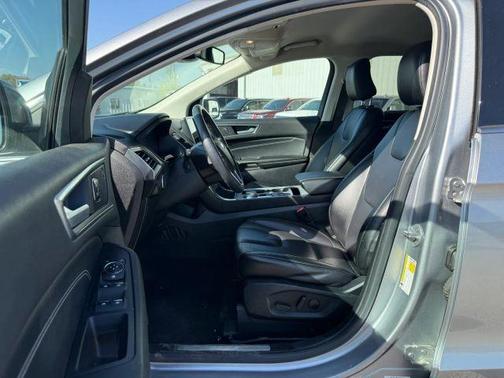 Silver 2022 Ford Edge Titanium