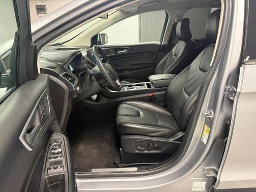 Silver 2022 Ford Edge Titanium