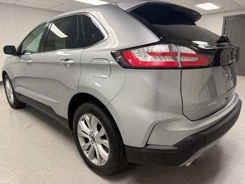 Silver 2022 Ford Edge Titanium