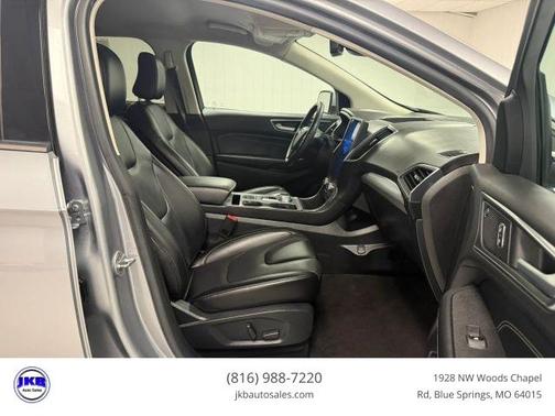 Silver 2022 Ford Edge Titanium