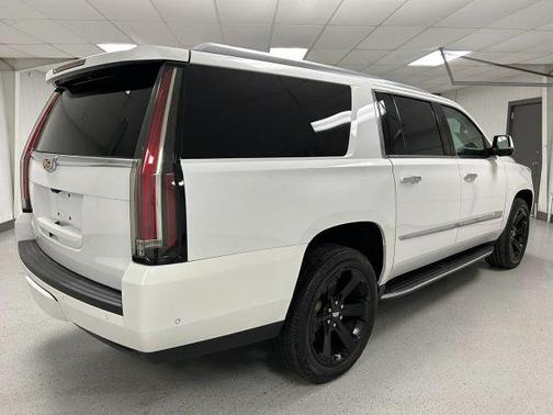 White 2017 Cadillac Escalade ESV Luxury