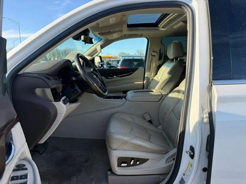 White 2017 Cadillac Escalade ESV Luxury