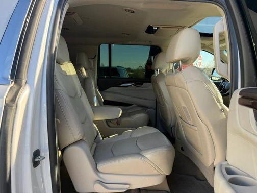 2017 Cadillac Escalade ESV Luxury