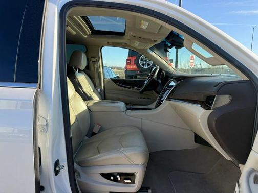 2017 Cadillac Escalade ESV Luxury