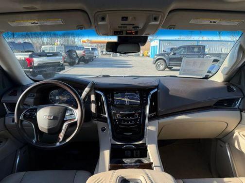 White 2017 Cadillac Escalade ESV Luxury