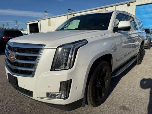White 2017 Cadillac Escalade ESV Luxury