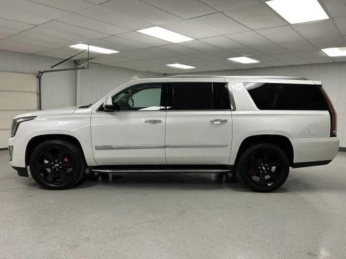 White 2017 Cadillac Escalade ESV Luxury