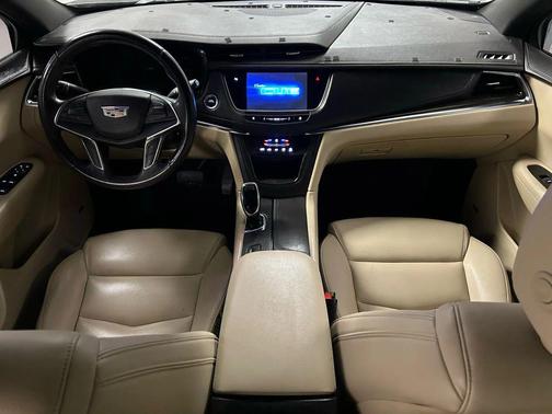 2017 Cadillac XT5 Base