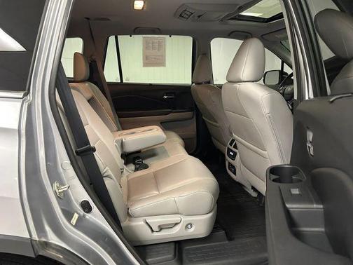 Gray 2016 Honda Pilot Touring