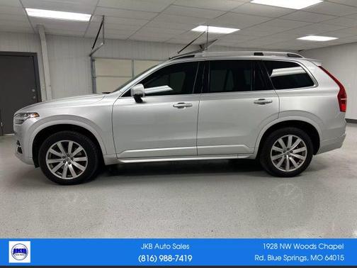 2018 Volvo XC90 T6 Momentum