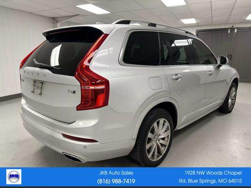 2018 Volvo XC90 T6 Momentum