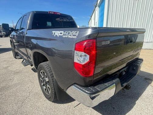 2017 Toyota Tundra SR5