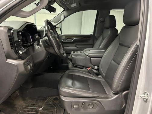 White 2022 Chevrolet Silverado 1500 LT