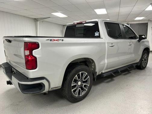 White 2022 Chevrolet Silverado 1500 LT