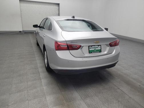 Silver Ice Metallic 2022 Chevrolet Malibu 1LS