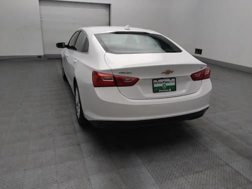 Summit White 2023 Chevrolet Malibu FWD 1LT