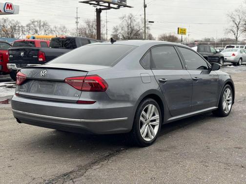 2019 Volkswagen Passat 2.0T Wolfsburg Edition