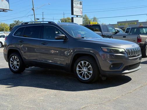 Granite Crystal Metallic Clearcoat 2019 Jeep Cherokee Latitude Plus