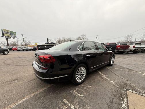 2017 Volkswagen Passat 1.8T SE