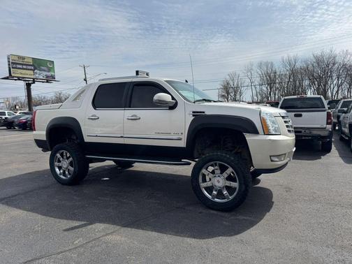 White Diamond Tricoat 2009 Cadillac Escalade EXT Base