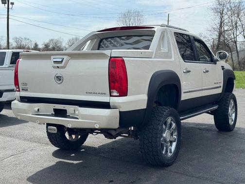 White Diamond Tricoat 2009 Cadillac Escalade EXT Base