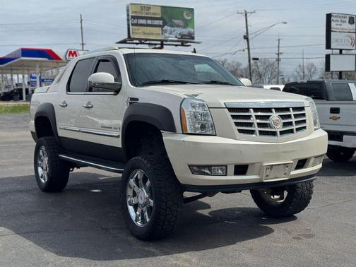 White Diamond Tricoat 2009 Cadillac Escalade EXT Base