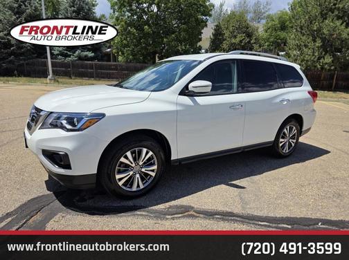 White 2020 Nissan Pathfinder SV
