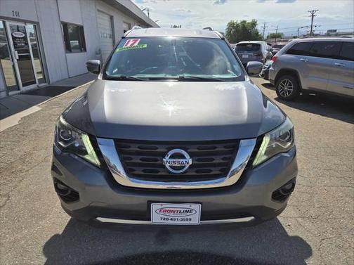 2017 Nissan Pathfinder SV