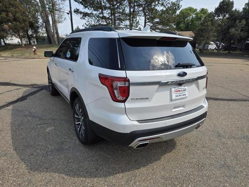 White 2016 Ford Explorer Platinum