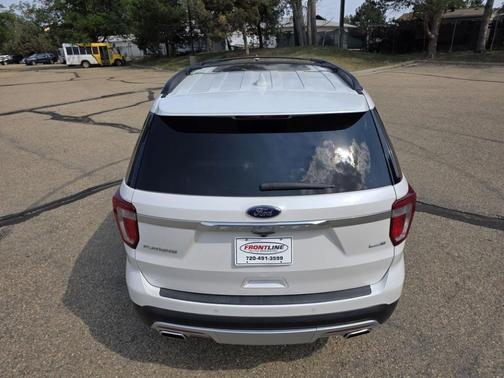 White 2016 Ford Explorer Platinum