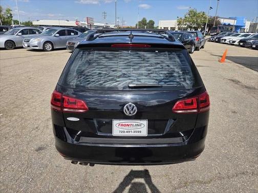 2016 Volkswagen Golf SportWagen TSI S 4-Door