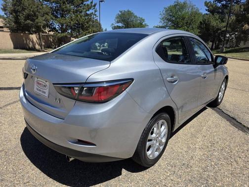Silver 2018 Toyota Yaris iA Base