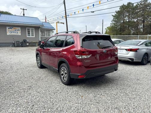 2024 Subaru Forester Premium