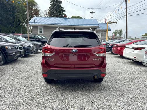 2024 Subaru Forester Premium