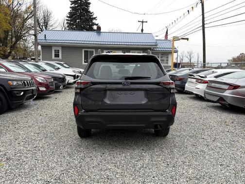 2025 Subaru Forester Base