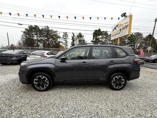 2025 Subaru Forester Base