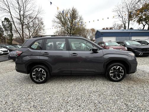2025 Subaru Forester Base